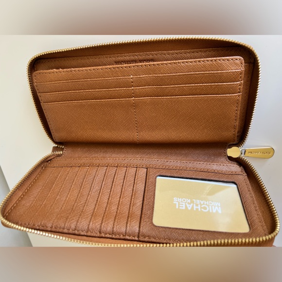 MICHAEL KORS Large Continental Wallet - Picture 3 of 10